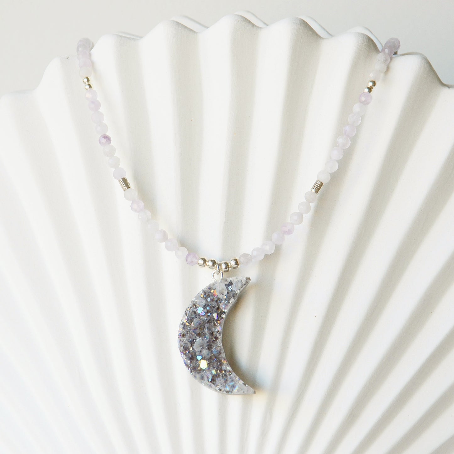 Collar Amatista Lavanda & Luna Drusa Aura Amatista