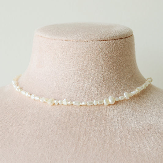 Collar Corto Clásico Perlas Irregulares Broche Ajustable - Plata 925