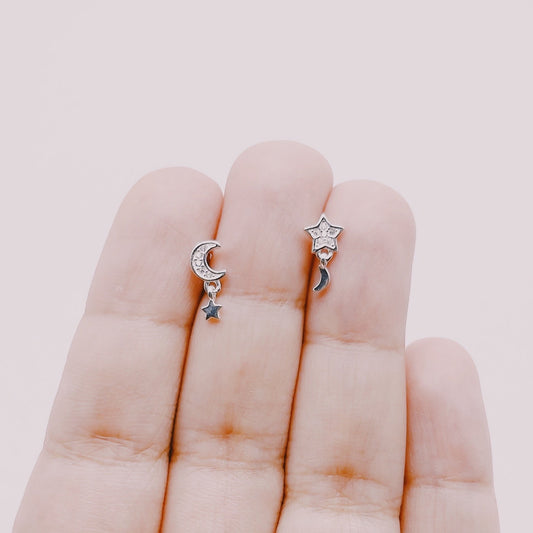 Aros Asimétricos Luna y Estrella Circones Con Micro Colgantes - Plata 925