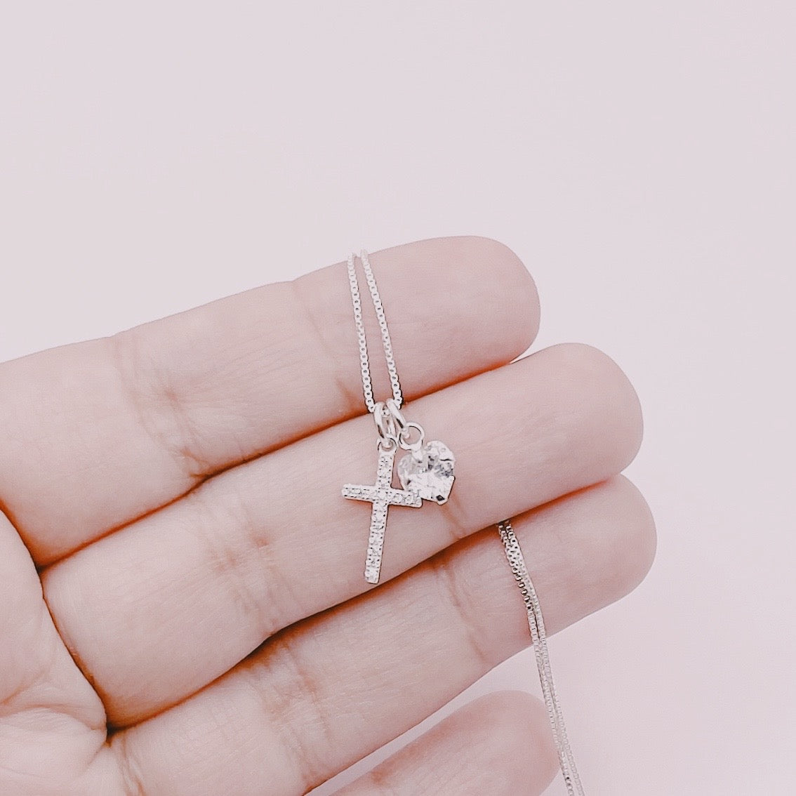 Cadena Cruz Mini Circones y Corazón Clear - Plata 925