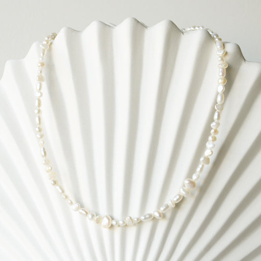 Collar Corto Clásico Perlas Irregulares Broche Ajustable - Plata 925