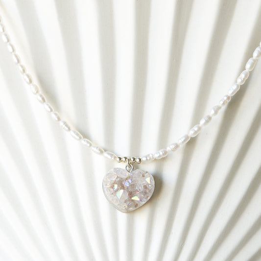 Collar Corto Perlas Río & Corazón Drusa Morganita Aura