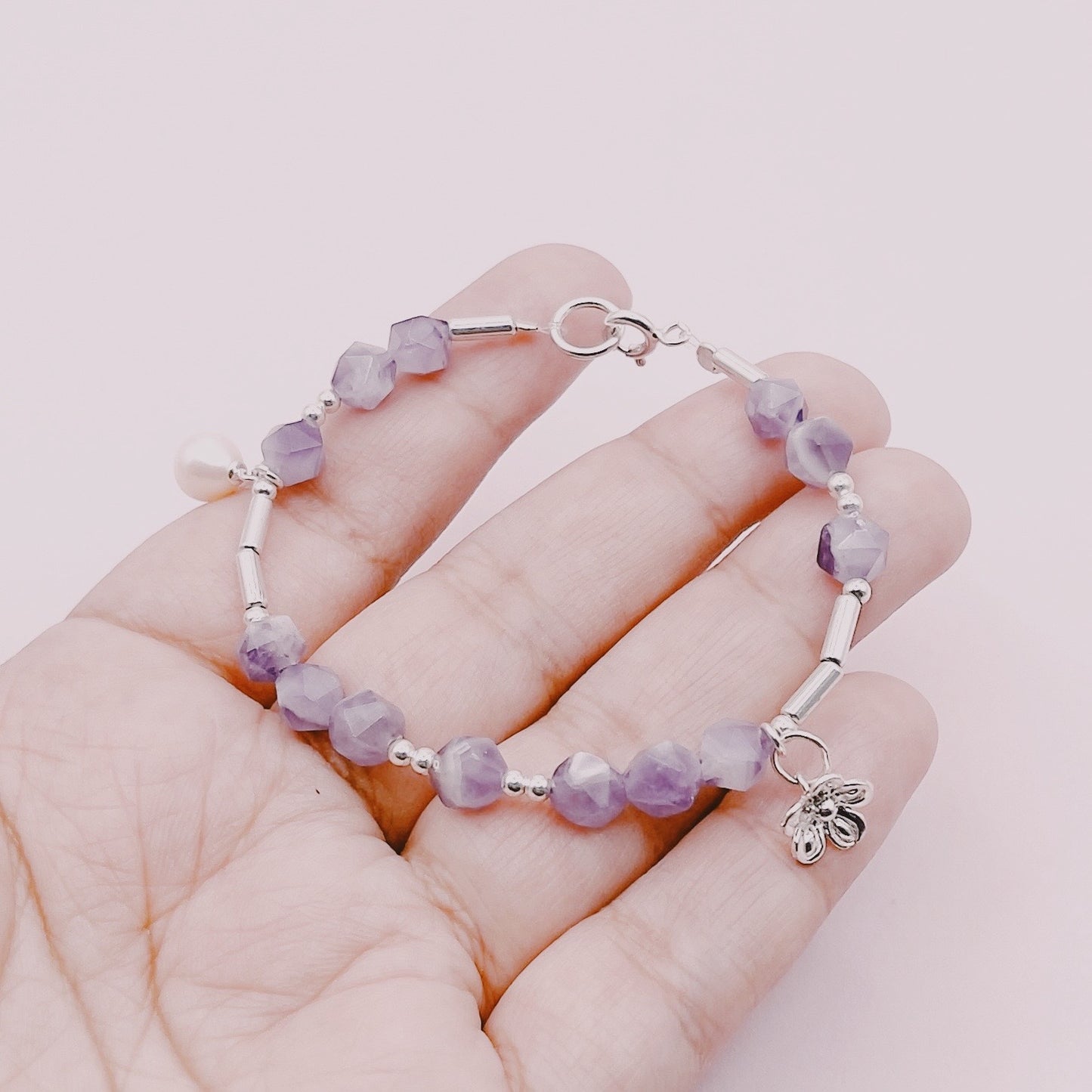 Pulsera Amatistas Hexagonales Perla & Flor - Plata 925